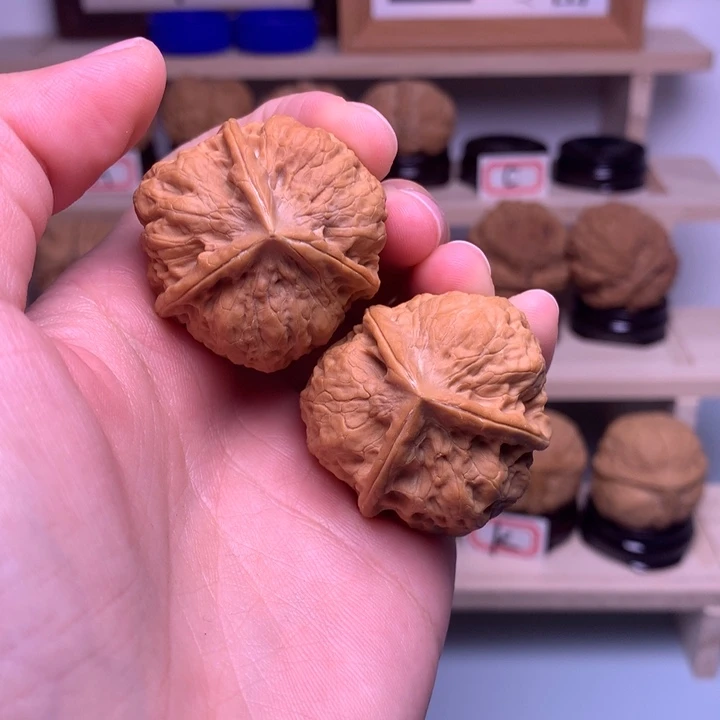 把件文玩核桃68三棱32尺