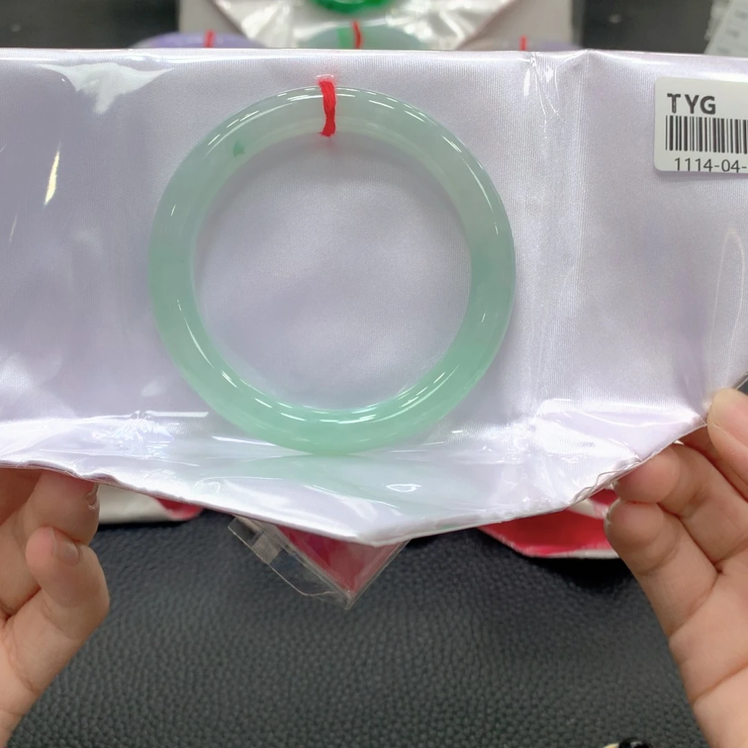 翡翠未镶嵌手镯3号