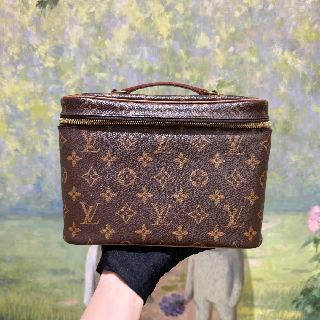 95新 LouisVuitton/路易威登 15229552/KIKIFIFI/化妆包