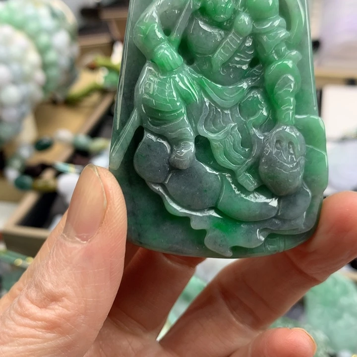 翡翠颈饰未镶嵌吊坠