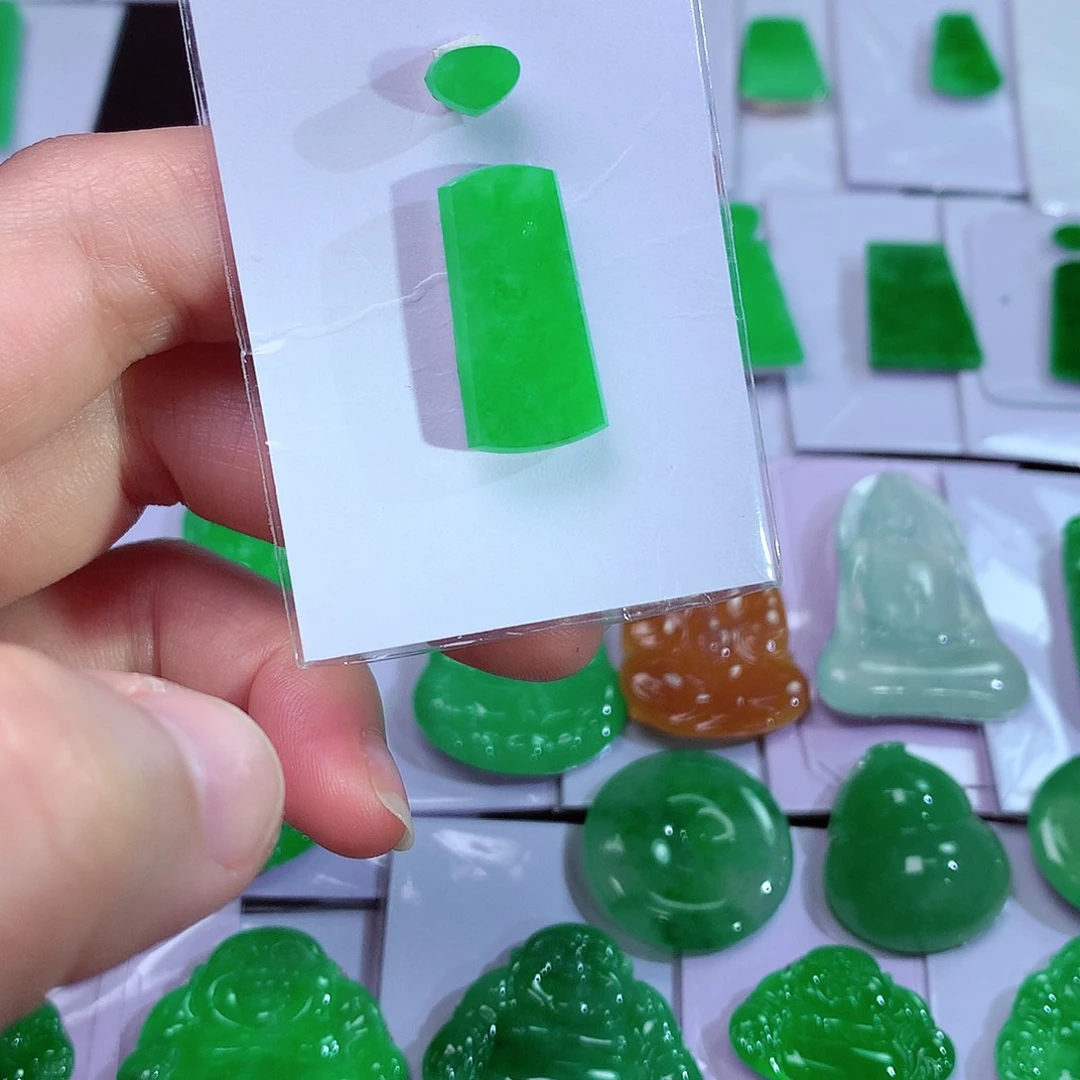 吊坠(赠链)未镶嵌翡翠天然翡翠