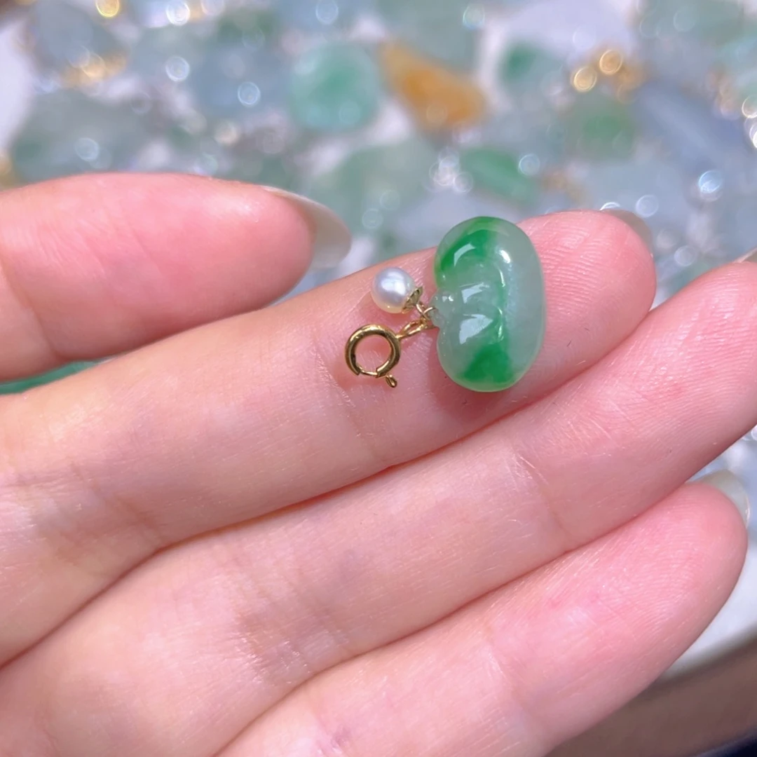 颈饰18K金镶嵌翡翠翡翠