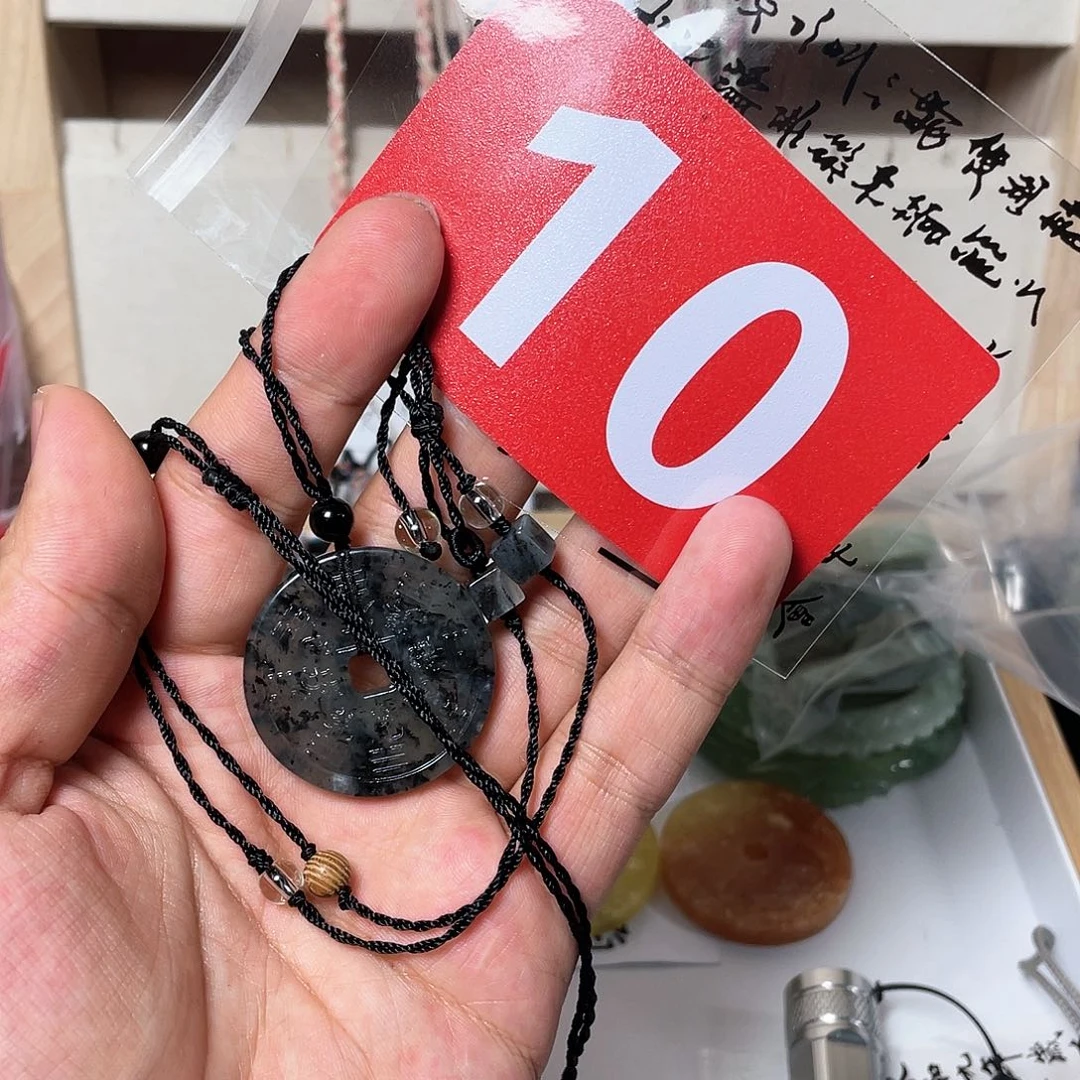 蛇纹石玉颈饰合金不****名