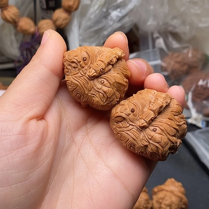 文玩核桃把件貔貅