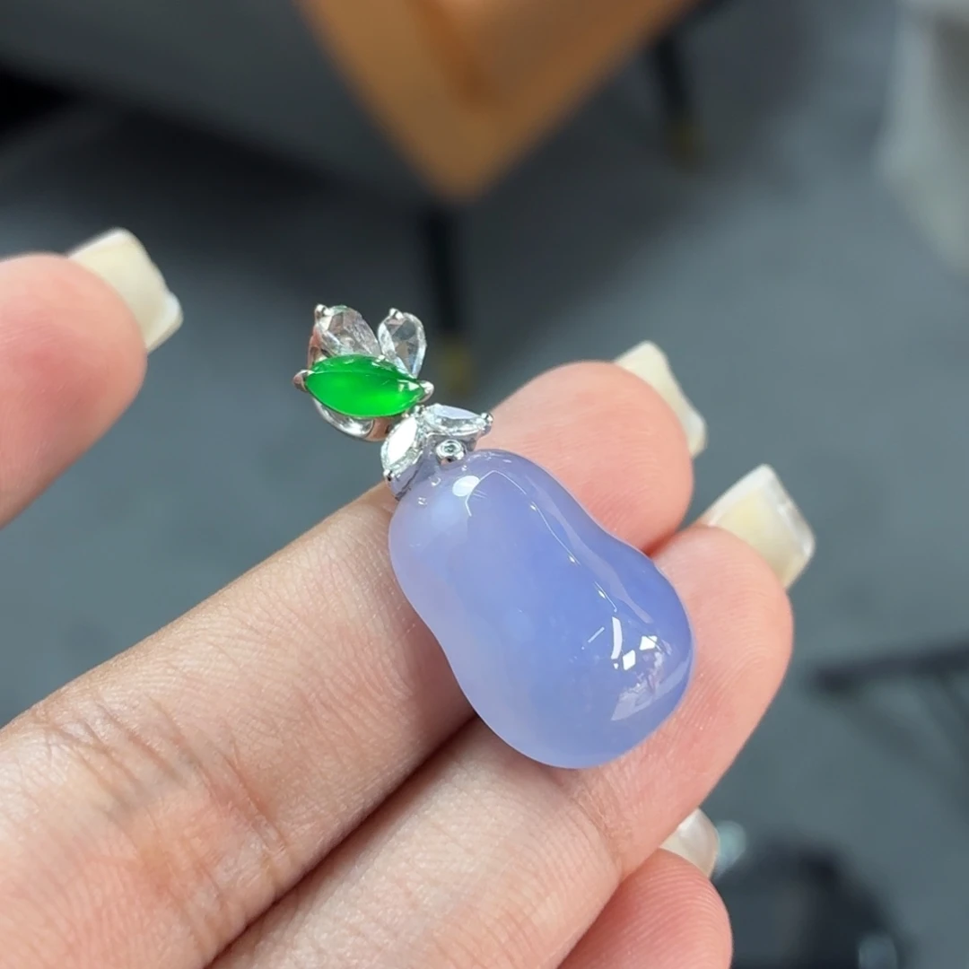 翡翠18K金镶嵌颈饰紫罗兰福瓜