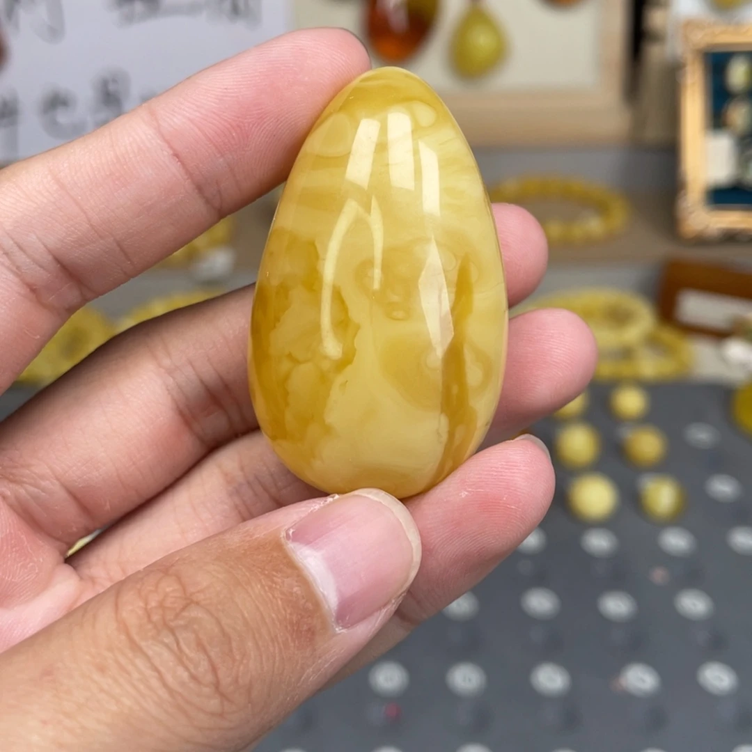 蜜蜡未镶嵌裸石126号