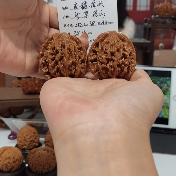 文玩核桃把件麦穗虎头，42.77443