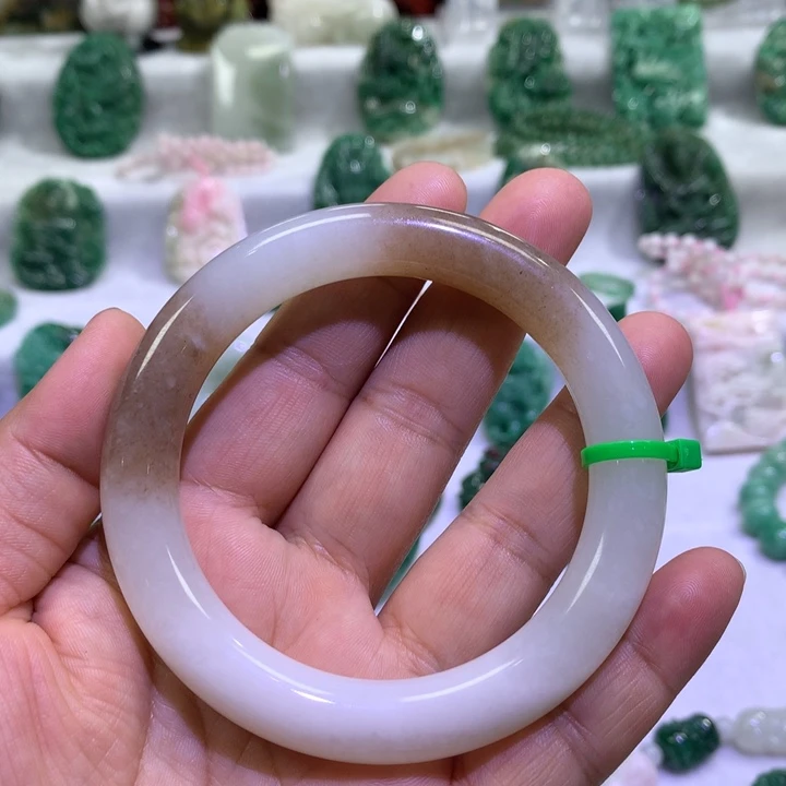 用***4独山玉未镶嵌手镯