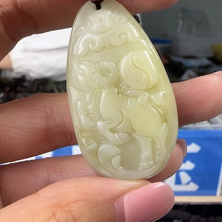 颈饰未镶嵌和田玉