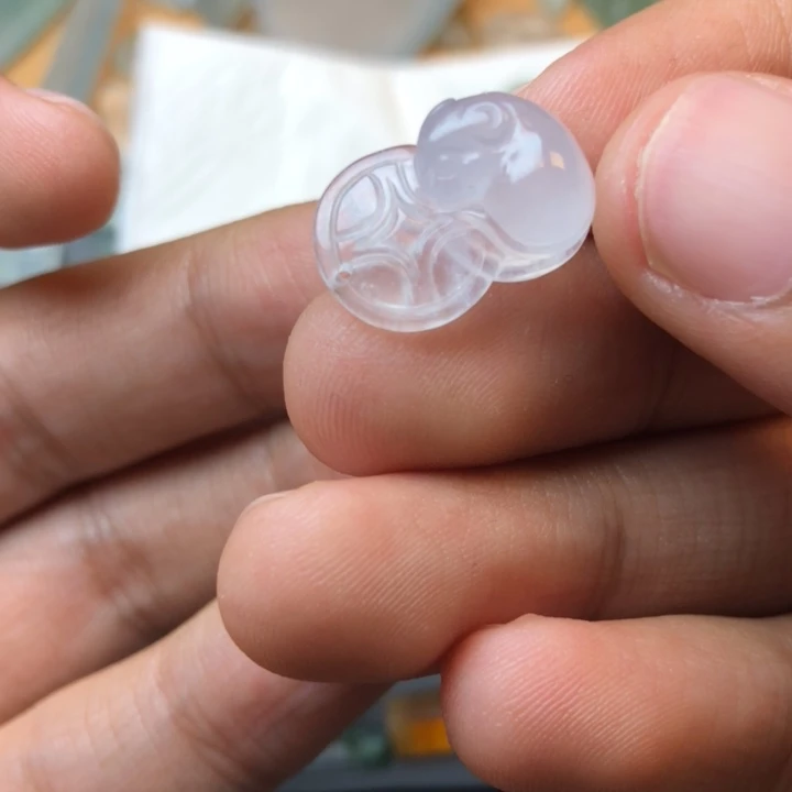 定制翡翠未镶嵌挂件