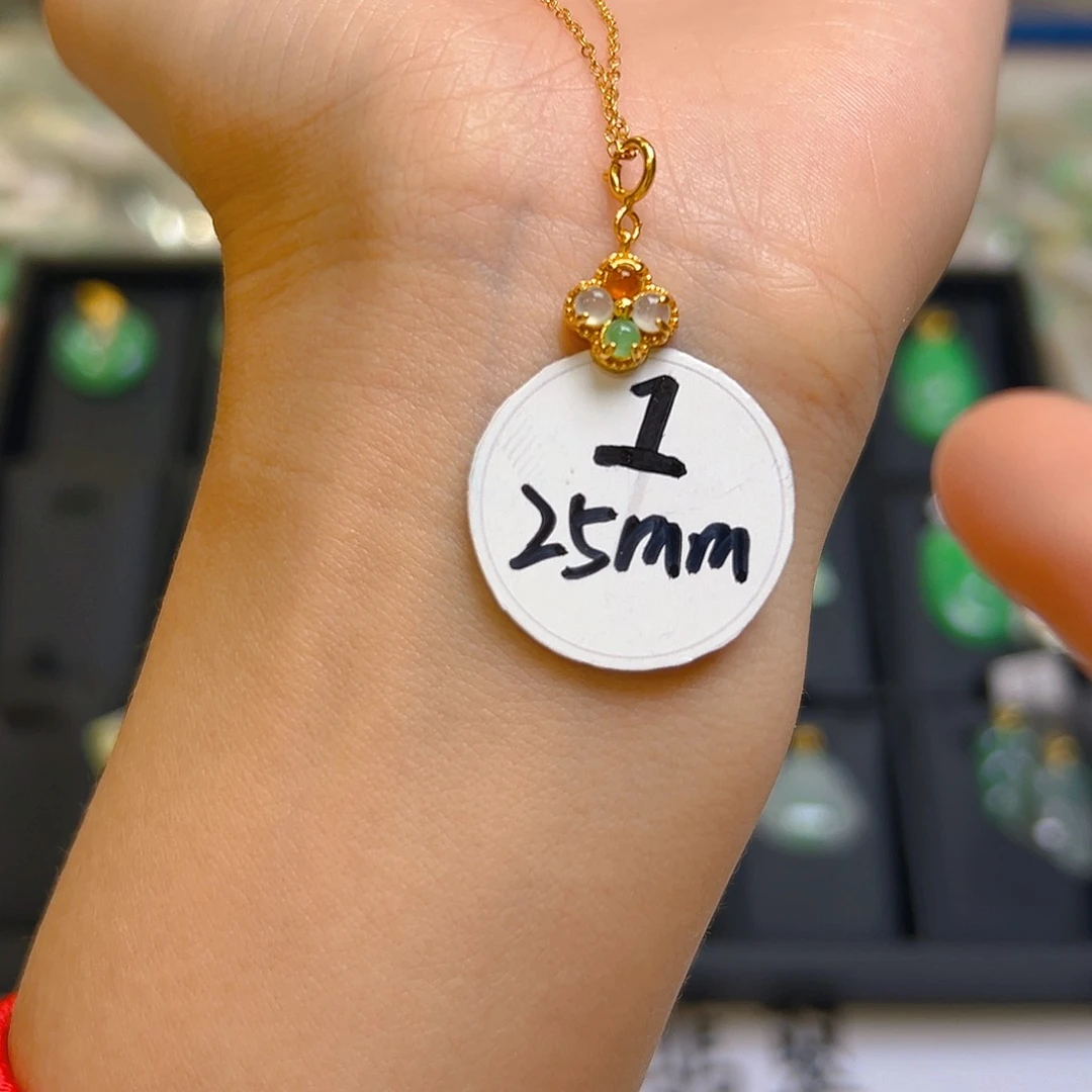 翡翠颈饰银S925镶嵌翡翠