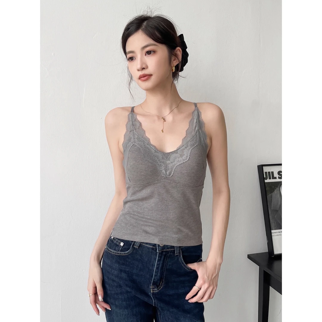 灰色v领吊带背心女内搭早秋蕾丝拼接性感带胸垫打底短款无袖上衣