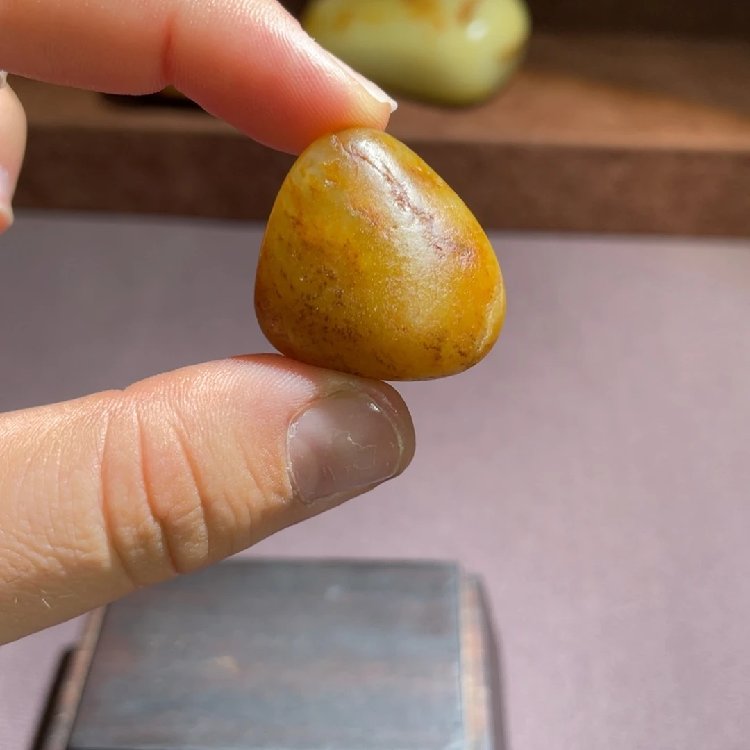 和田玉未镶嵌把件