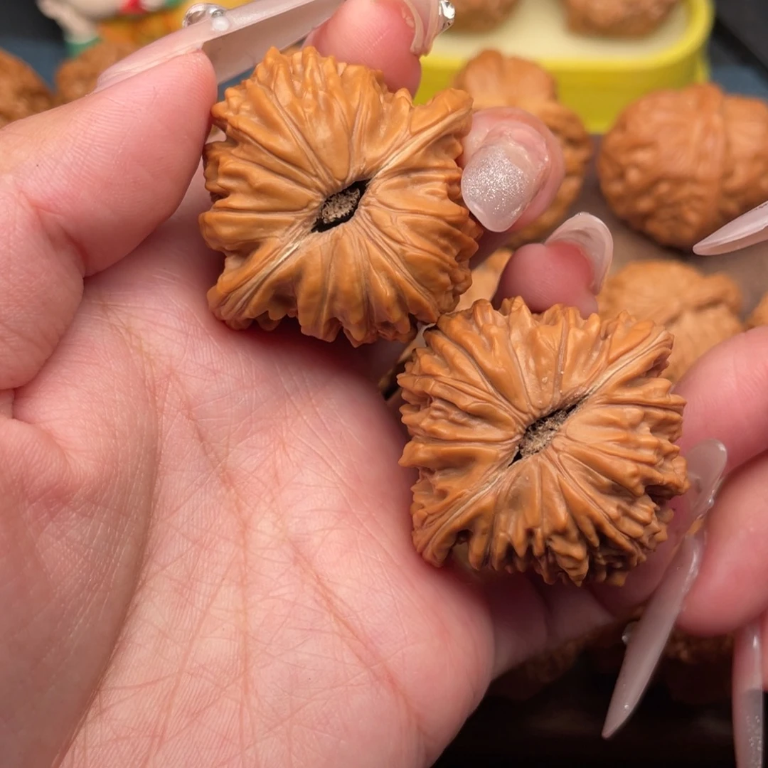 文玩核桃把件全品，精配毕业汉高楼42