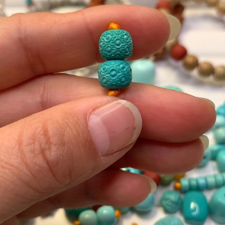 绿松石未镶嵌颈饰