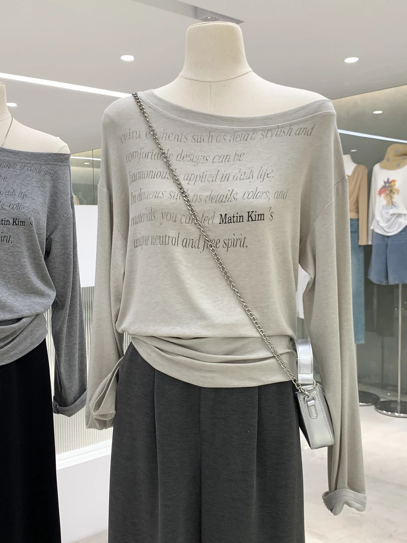早秋糯叽叽慵懒风纯色斜肩长袖T恤女美式字母印花内搭打底衫上衣