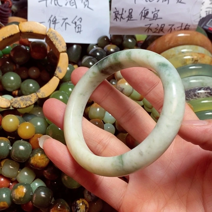 岫岩河磨玉（透闪石质玉）手链未镶嵌