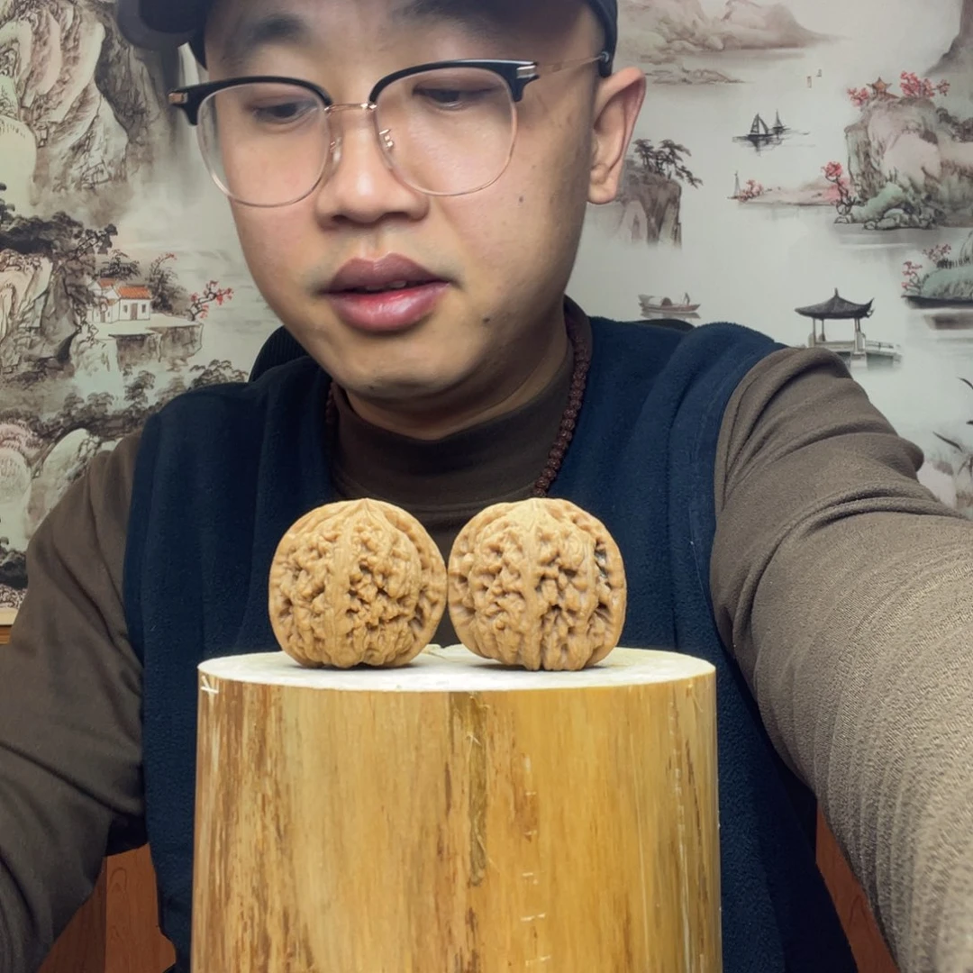 报***帅文玩核桃把件粗筋