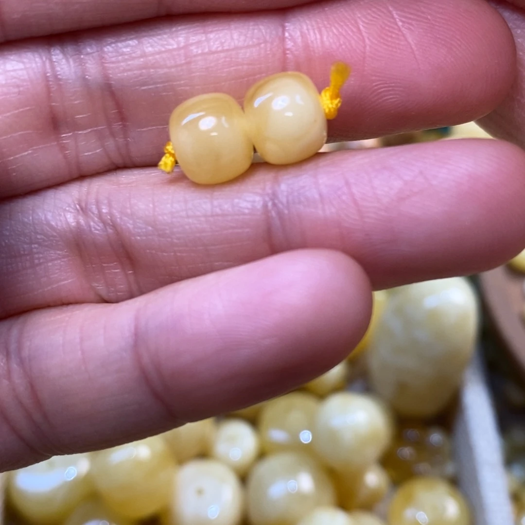 琥珀未镶嵌裸石蜜蜡配饰