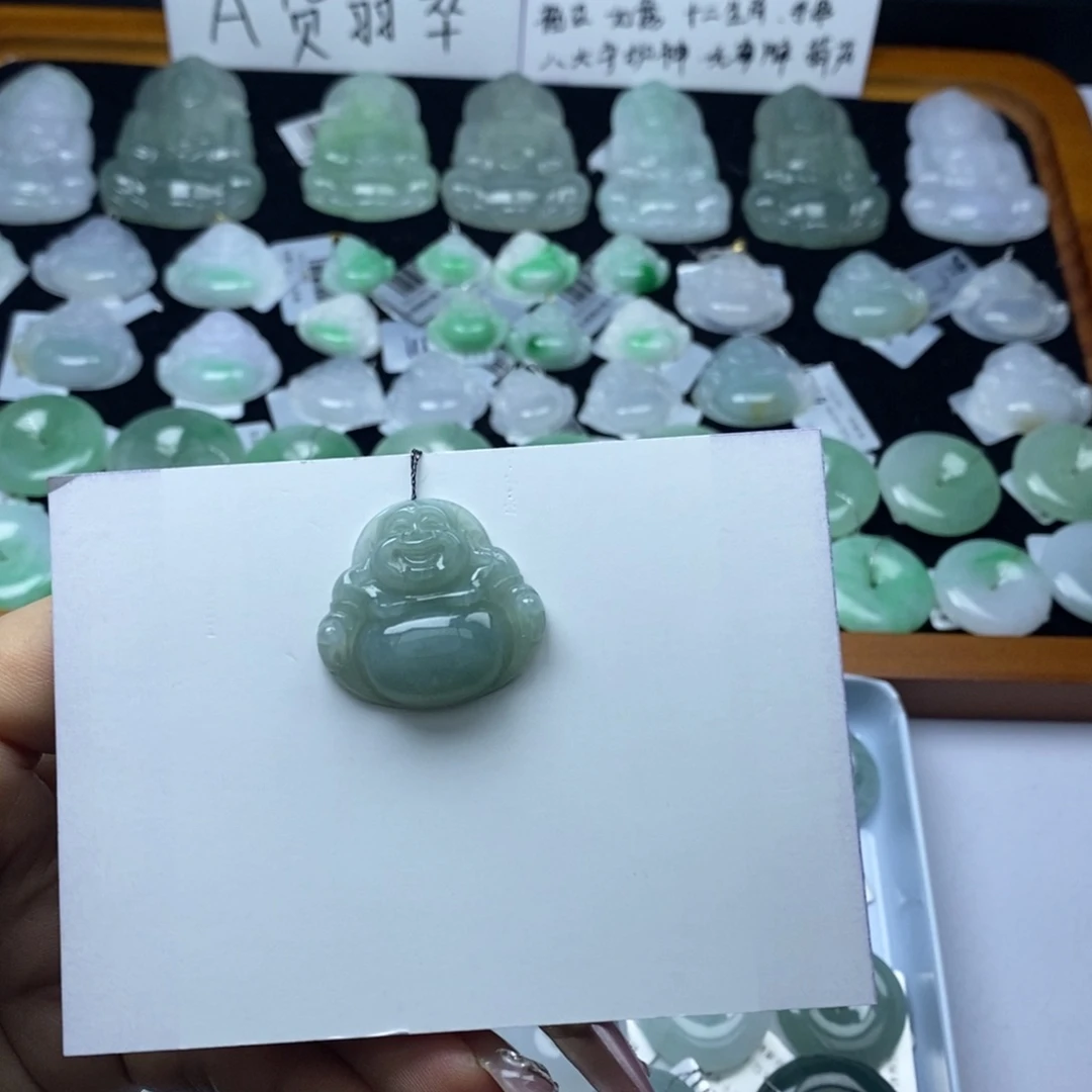 翡翠颈饰未镶嵌佛公