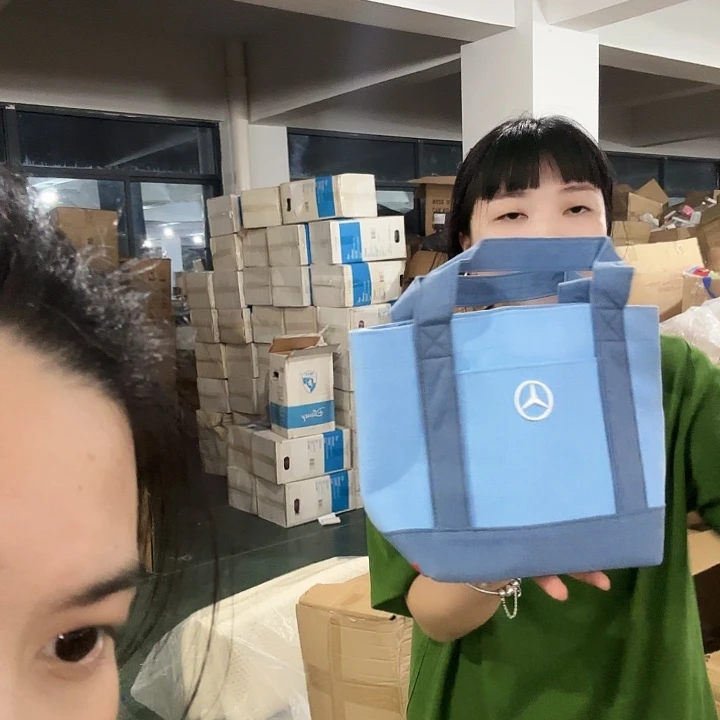 棉蓝色大奔包包好好看啊