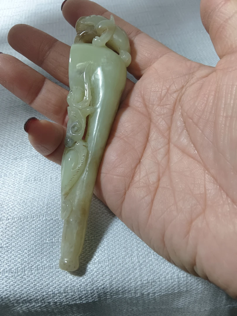 和田玉烟嘴一件。