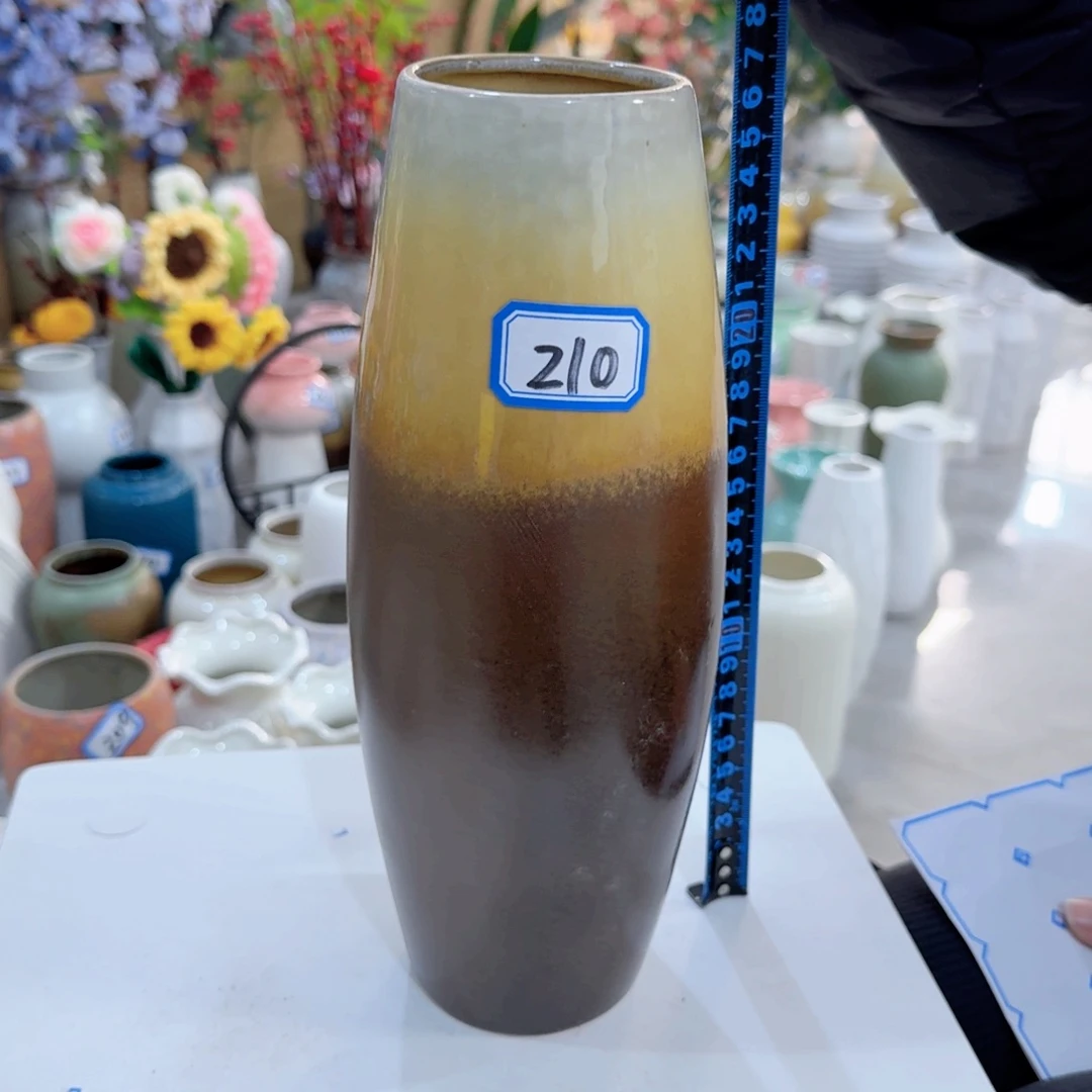 210号陶瓷高27厘米微瑕一个