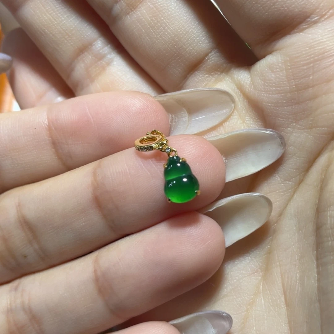 【闪购商品】颈饰18K金镶嵌翡翠