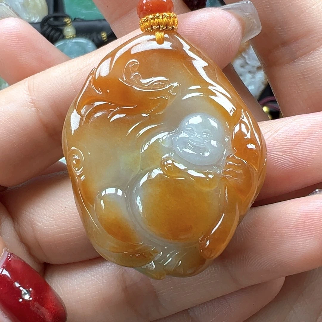 翡翠颈饰未镶嵌佛