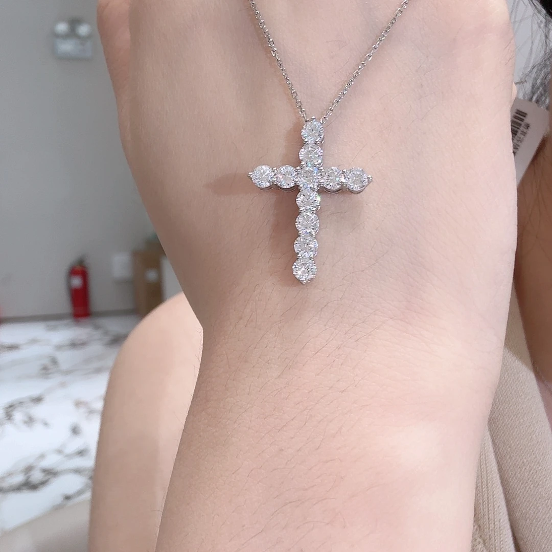 实验室培育钻石铂Pt950镶嵌颈饰