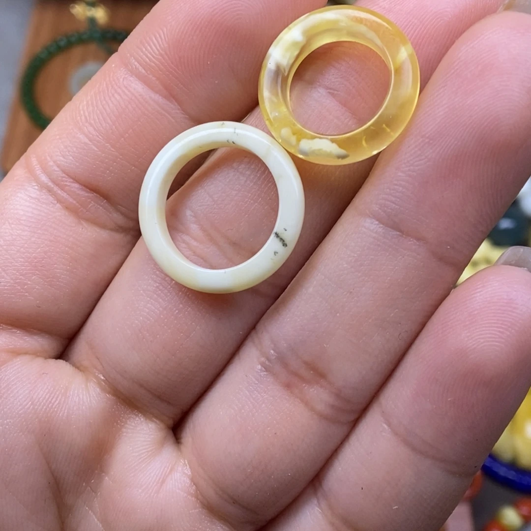 琥珀未镶嵌手链两个