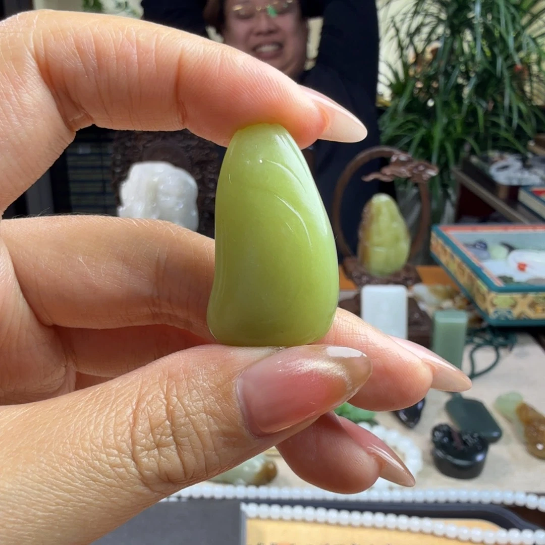 和田玉挂件未镶嵌欣**景