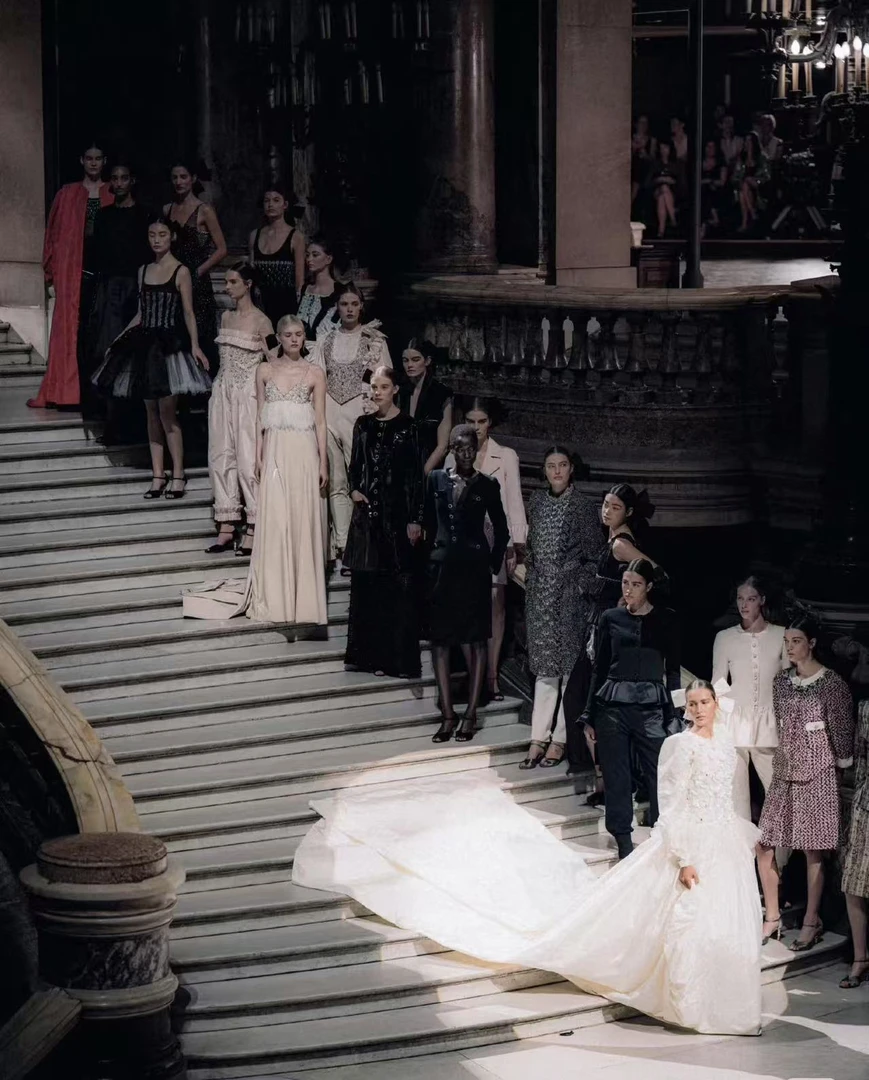 【周周同款黄色短袖】2025巴黎时装周秀场定制冰丝针织短袖T 7701#