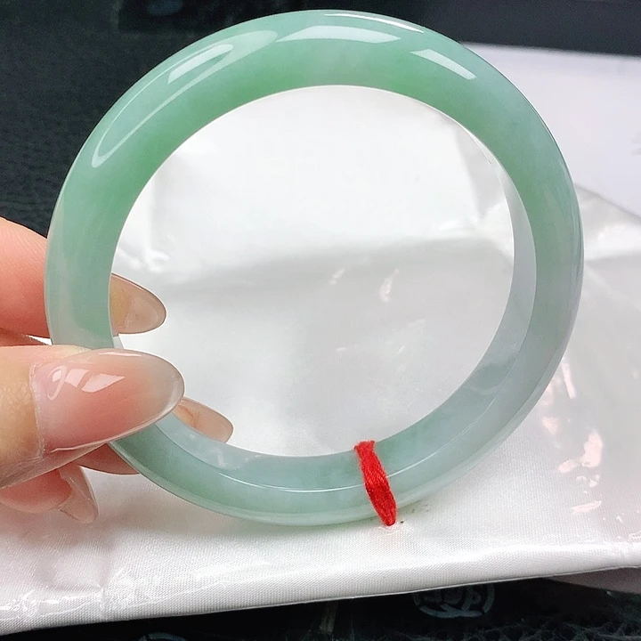 翡翠手镯未镶嵌正