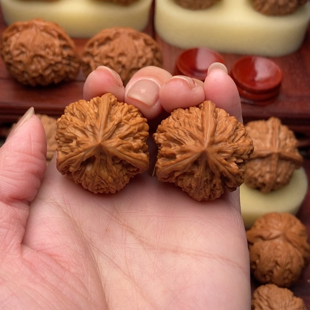 桃核把件H****_御龙粗筋三棱32