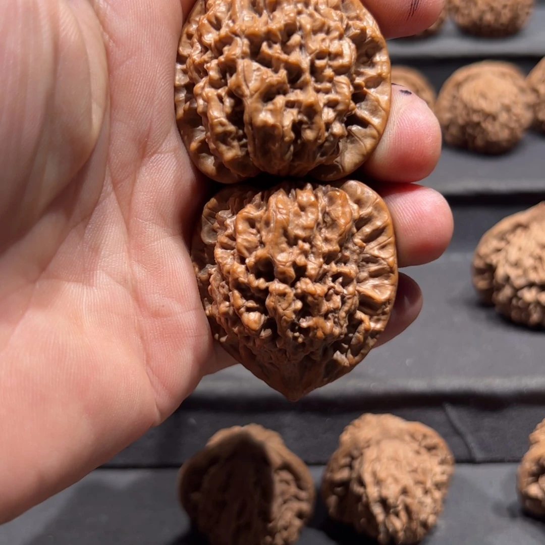 文玩核桃吊坠刘*阳官帽