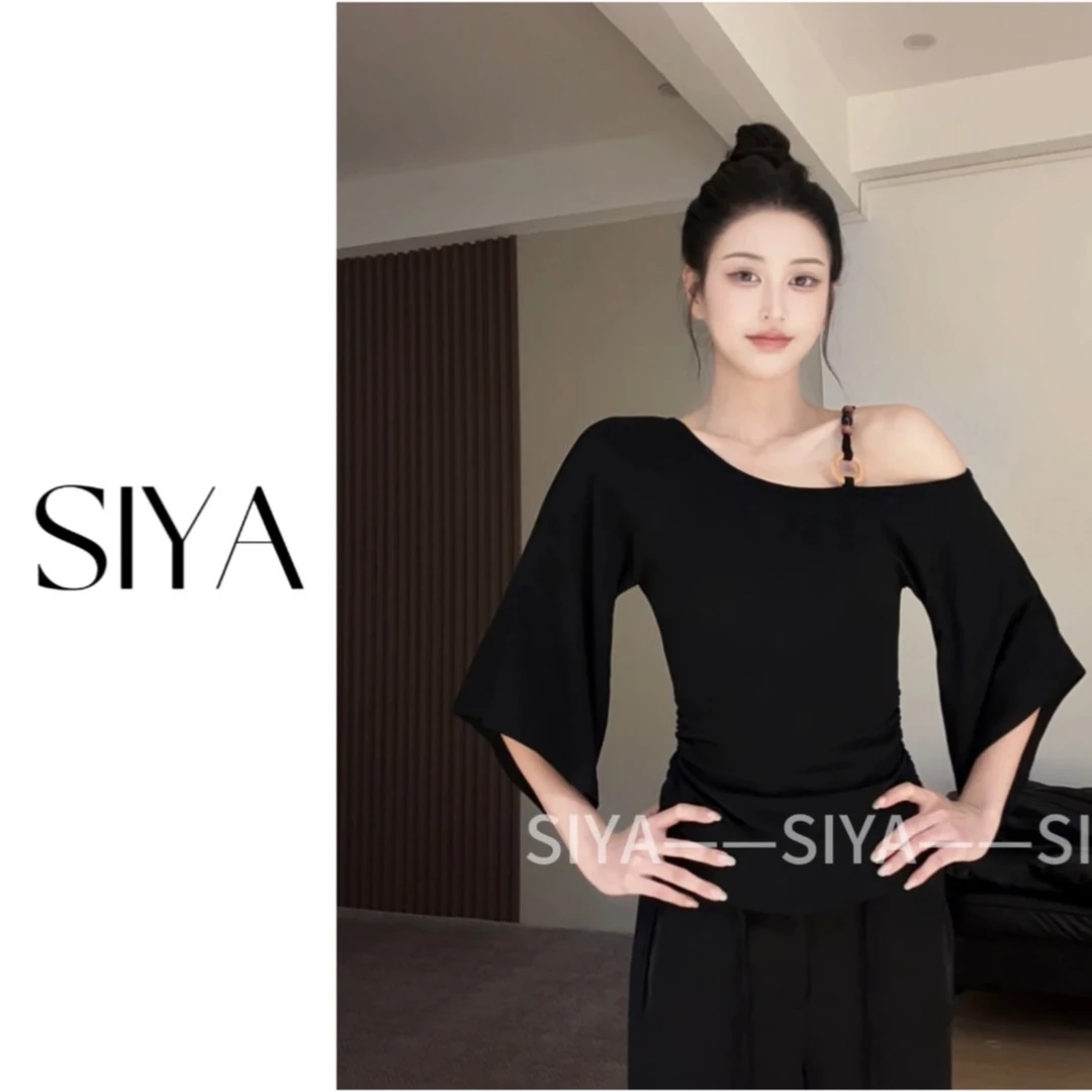 【SIYA】纯色辣妹斜领单肩串珠圆环蝙蝠袖T恤百搭修身显瘦上衣