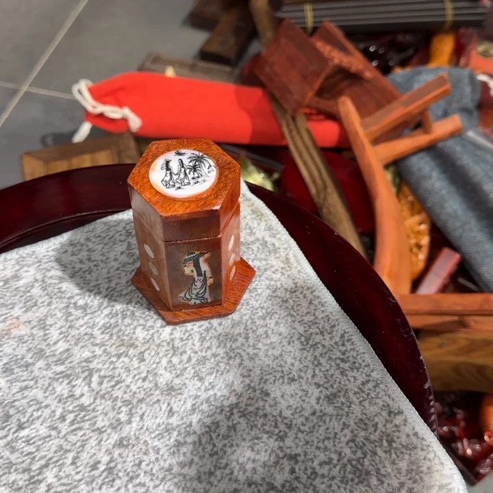 摆件橄榄核红木工艺品底座等