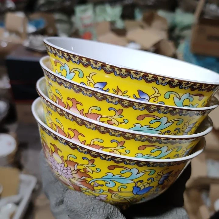 摆件盘子碗茶壶啥都有