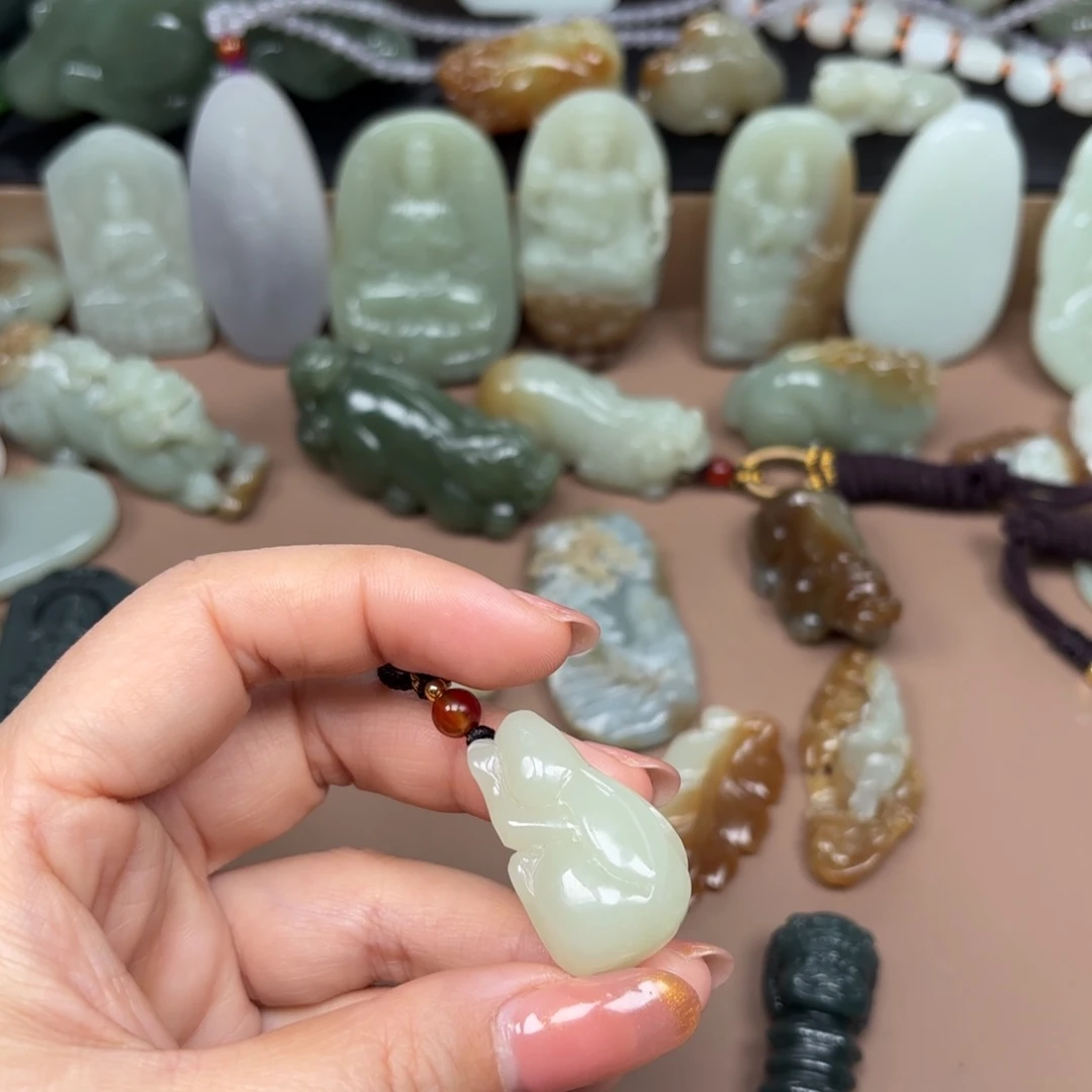 和田玉颈饰未镶嵌