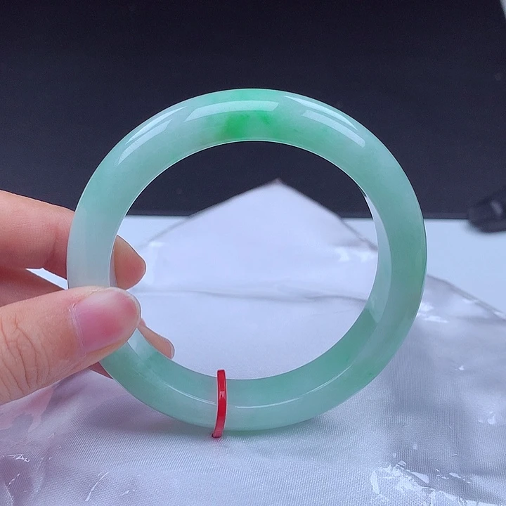 翡翠手镯未镶嵌手镯001610
