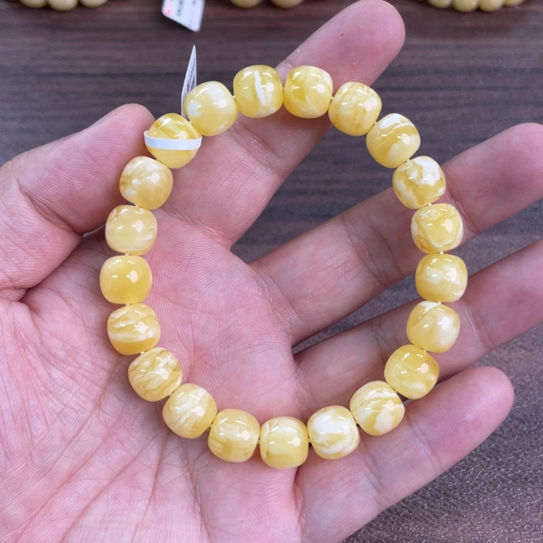 未镶嵌琥珀裸石01900000000。