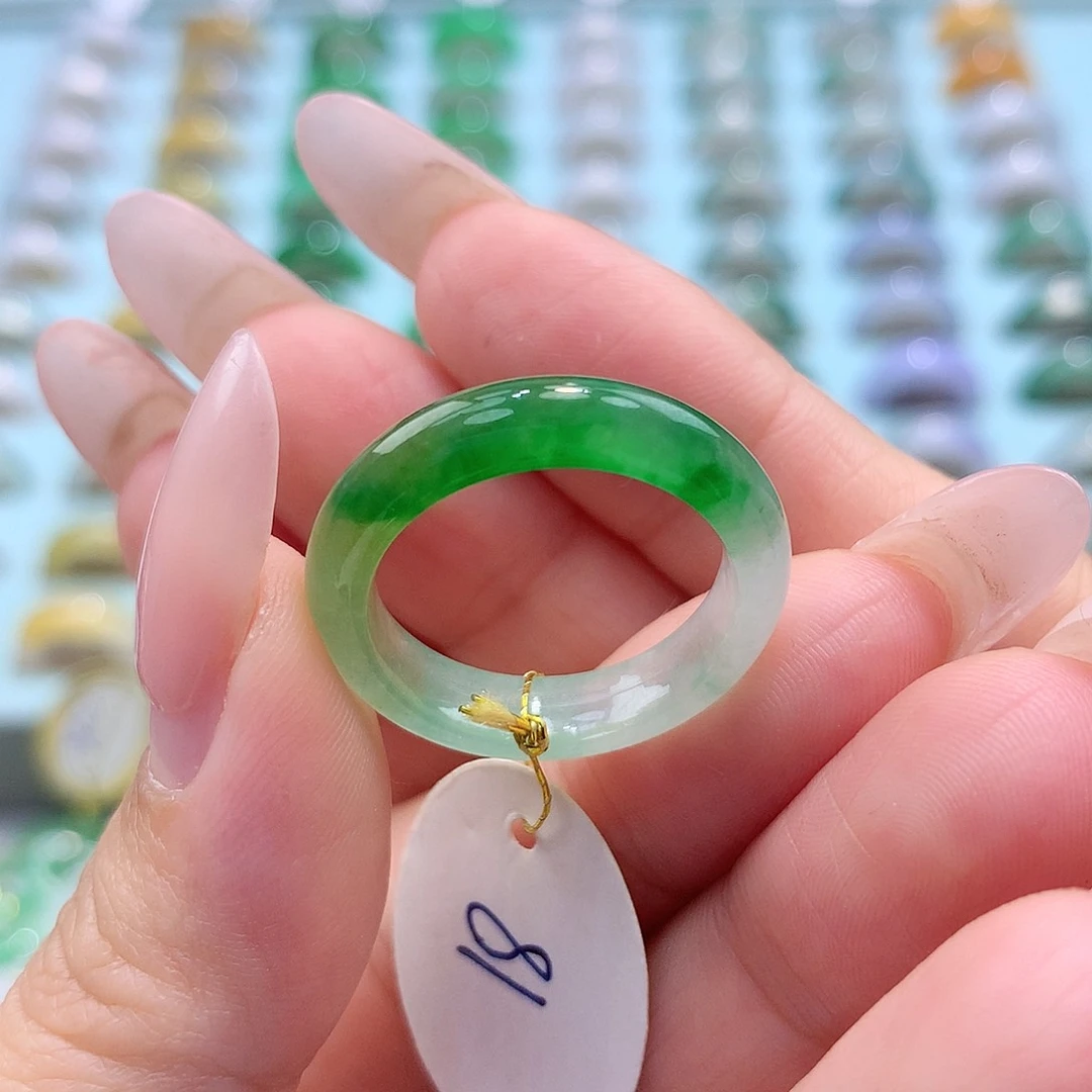 未镶嵌戒指翡翠18圈