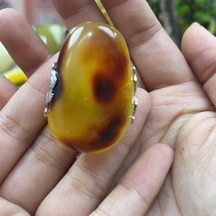 银S925镶嵌颈饰琥珀戒指