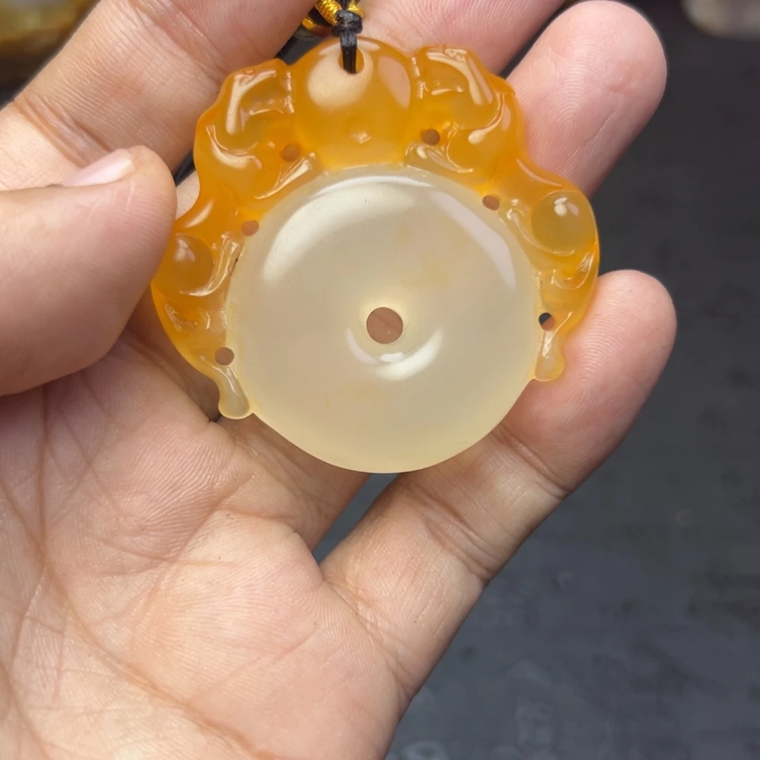 关***怀玛瑙/玉髓未镶嵌时尚潮流手把件吊坠