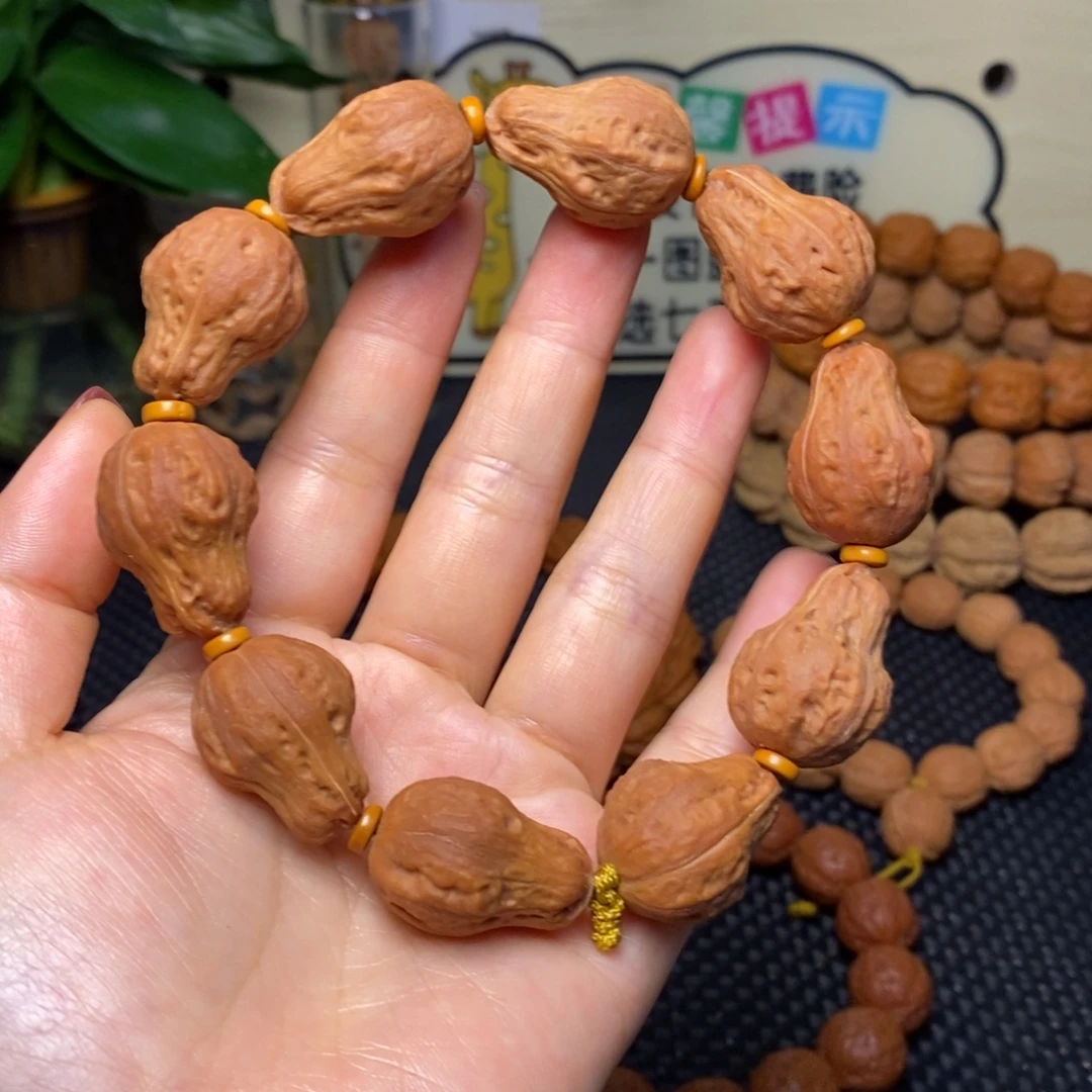 文玩核桃手串葫芦娃