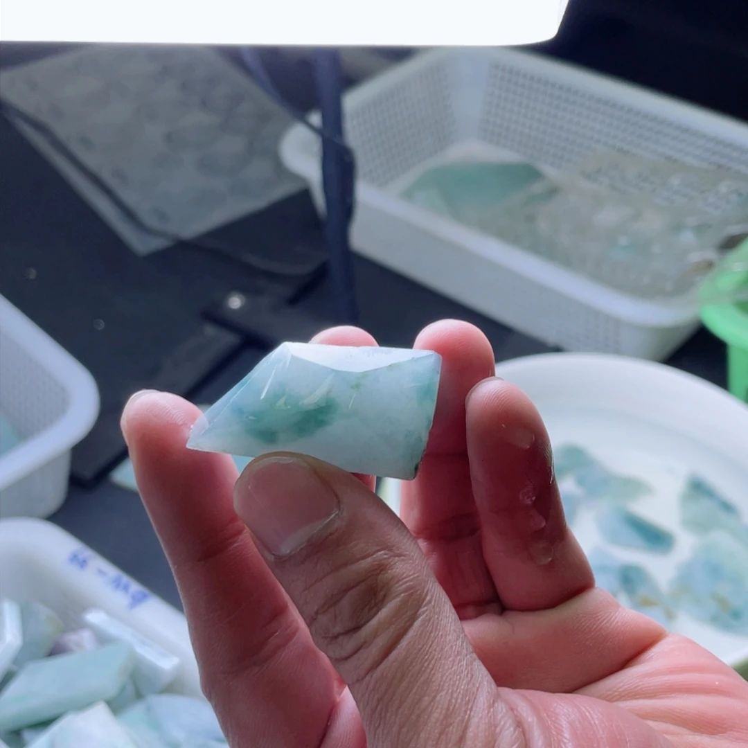 定制翡翠未镶嵌翡翠