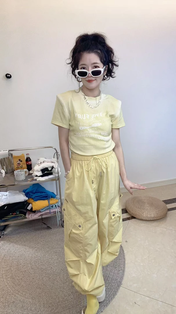 纯色透气少女风常规款泡泡袖T恤夏季甜美韩版套装辣妹百褶