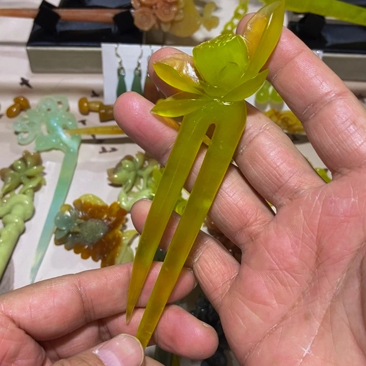 蛇纹石玉发簪未镶嵌水*