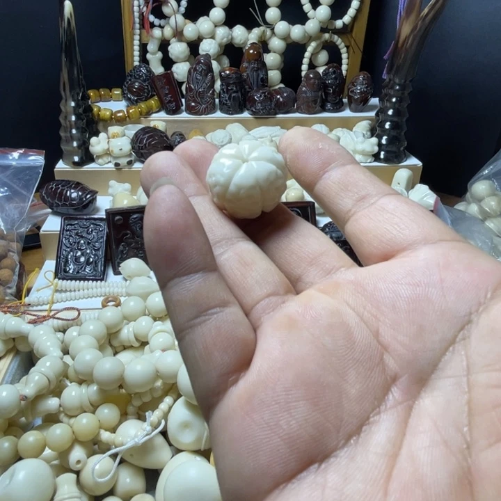 象牙果雕刻大金刚